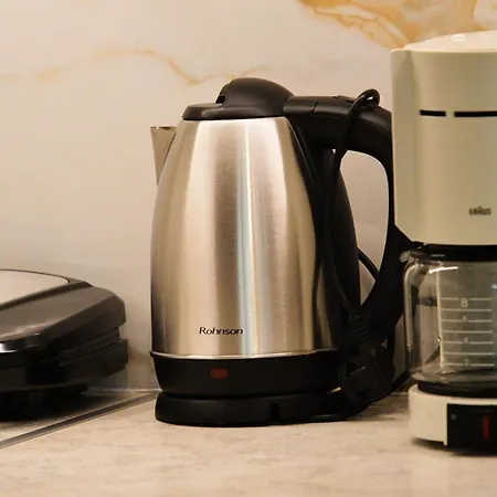 Elena's Nest קסטוריה