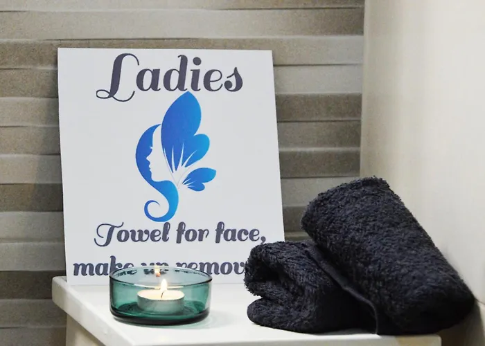 Elena's Nest קסטוריה