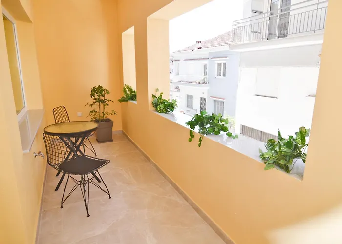 Elena's Nest * קסטוריה