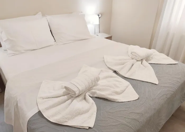 Elena's Nest * קסטוריה